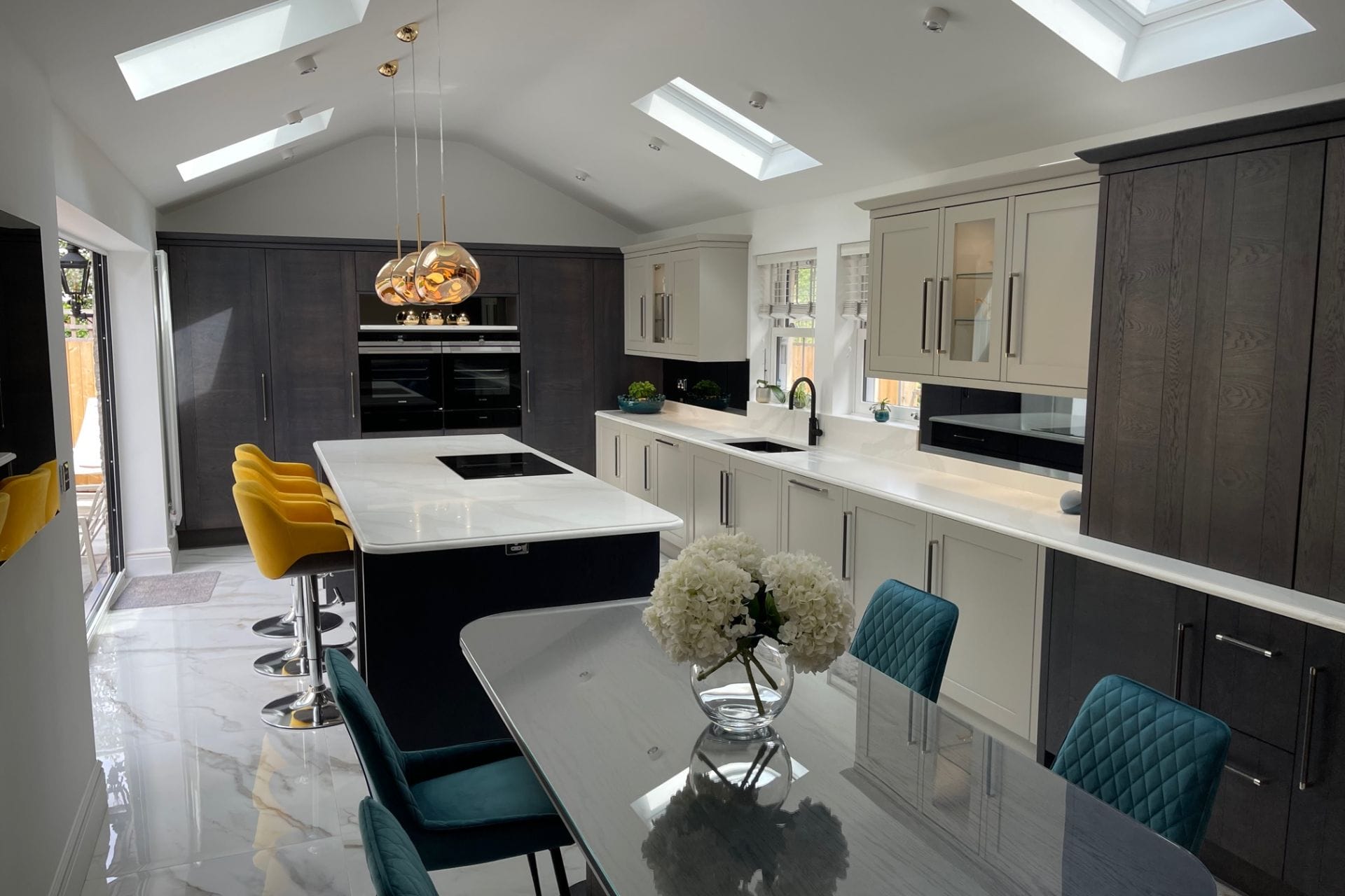 Bright Monochrome Modern Kitchen - Mike Hughes Kitchen & Bedroom Design