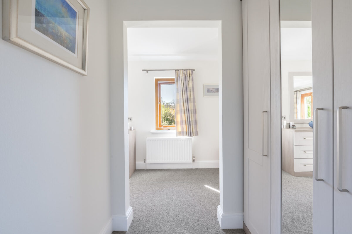 Fitted Wardrobes to maximise storage space